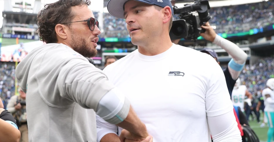 Potential Klint Kubiak replacement options if he leaves the Seahawks