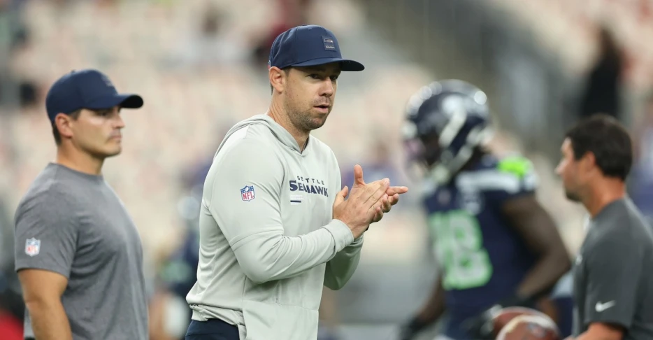 Ravens request to interview Seahawks offensive coordinator Klint Kubiak