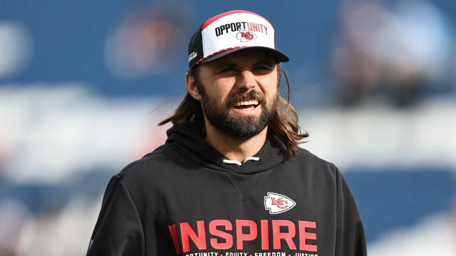 Reports: Gardner Minshew did not tear ACL, Chiefs signing Shane Buechele