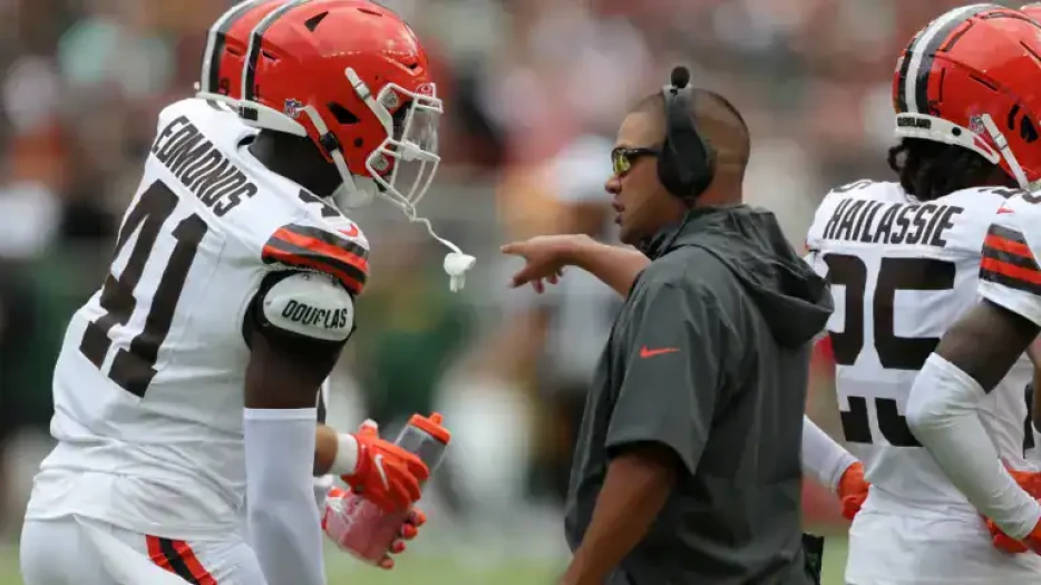 Cowboys Defensive Coordinator Interview Requests: Leonhard, Jones, Banda