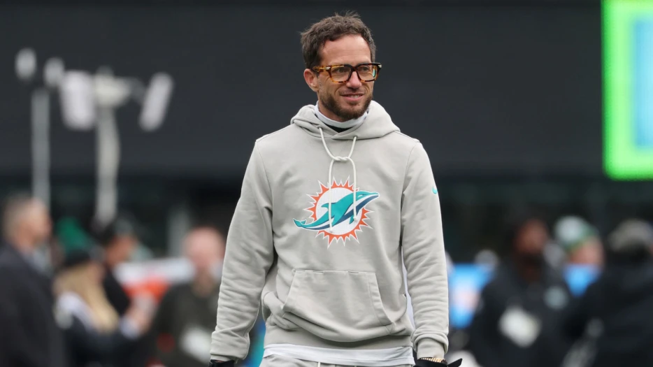 Mike McDaniel schedules head coach interview with Titans