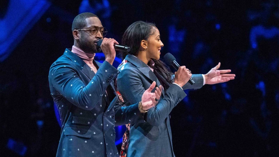 Dwyane Wade, Candace Parker among celebrities to shoutout Bears before playoff game