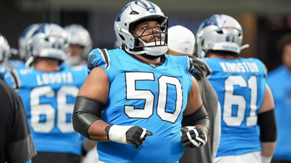 Panthers’ Robert Hunt exits Rams game with upper body injury