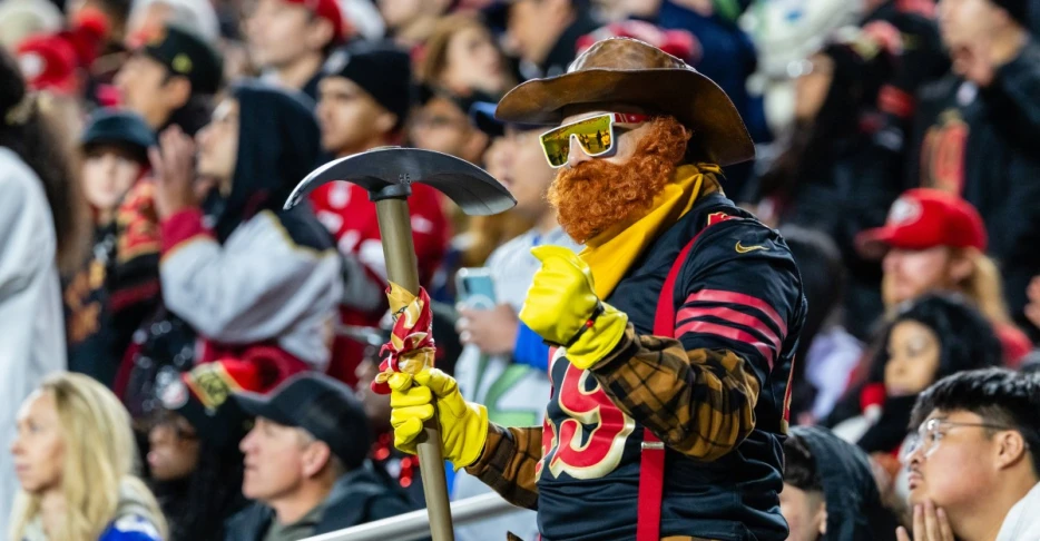The Golden Fool’s Mailbag: Should the 49ers trade for Caleb Downs? Are fans’ expectations too high? What about the black unis?