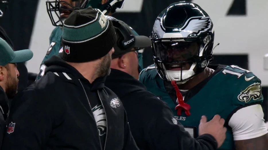 A.J. Brown &amp; Nick Sirianni Sideline Clash: “They Don’t Look Like They’re on the Same Page” | NFL on FOX