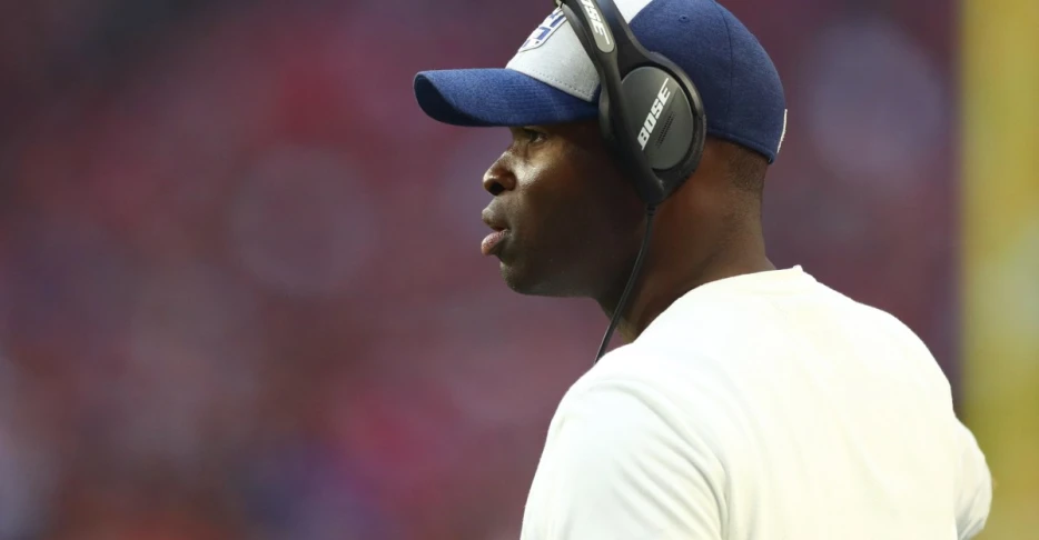 Panthers Ejiro Evero to return as defensive coordinator