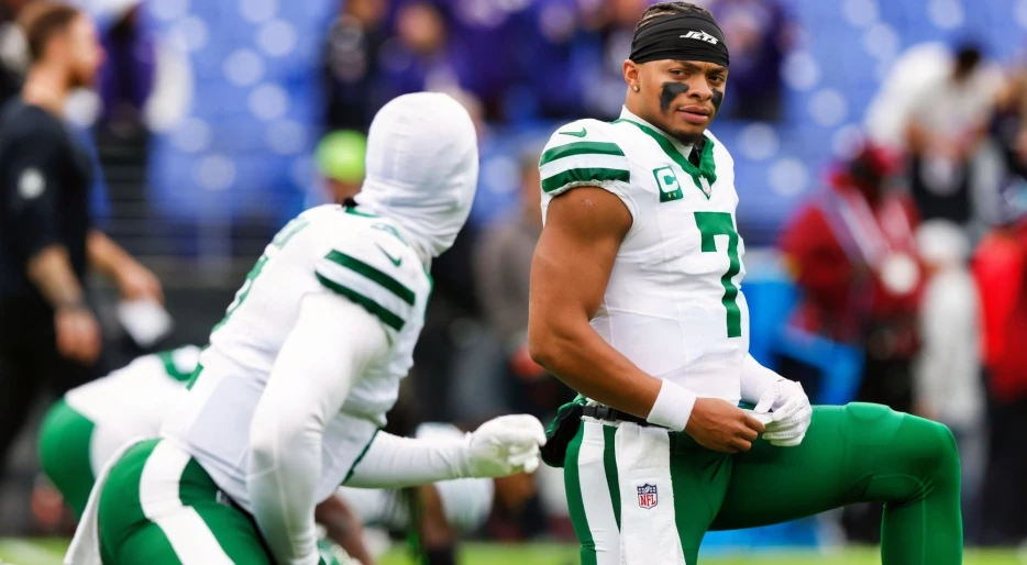 Social Media Thinks They Know Exactly Who The New York Jets’ Next Starting Quarterback Will Be