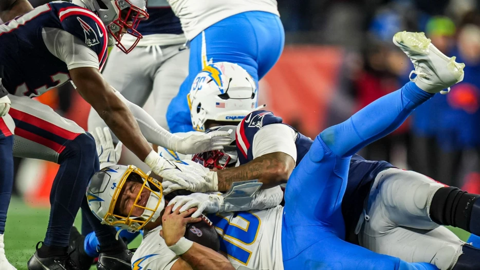 Chargers Center Makes Absurd, Profanity-Laced Statement About Justin Herbert After Loss Vs. Patriots