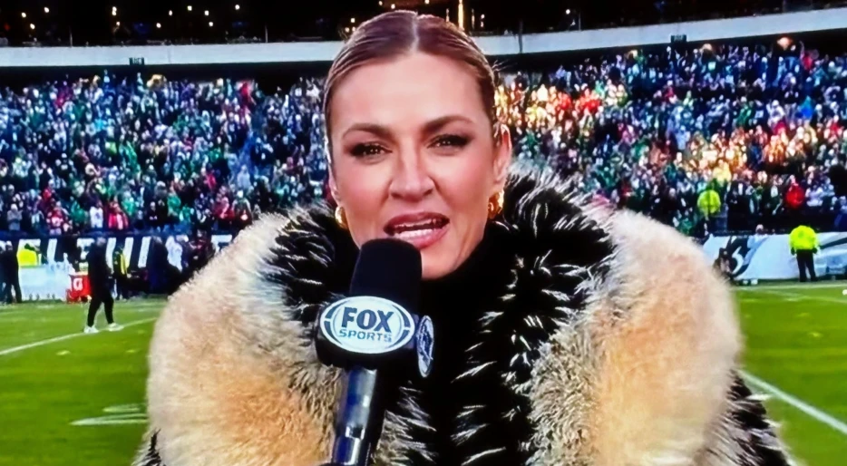 Erin Andrews Sets Off Social Media Firestorm With Her Outfit Choice For Eagles-49ers Wild Card Game [PHOTOS]
