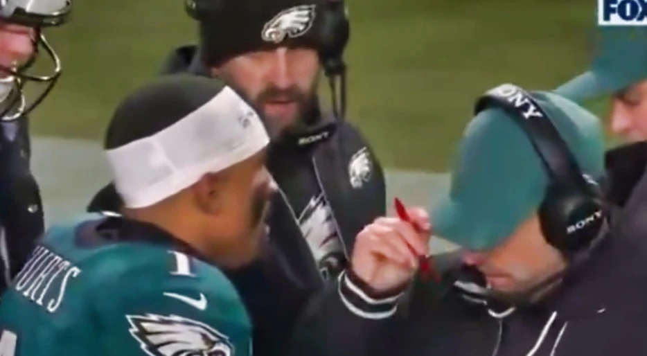 New Footage Shows Jalen Hurts &amp; Nick Sirianni’s “SHOCKED” Reaction To Eagles OC Kevin Patullo’s Terrible 4th Down Play-Call With Their Season On The Line [VIDEO]