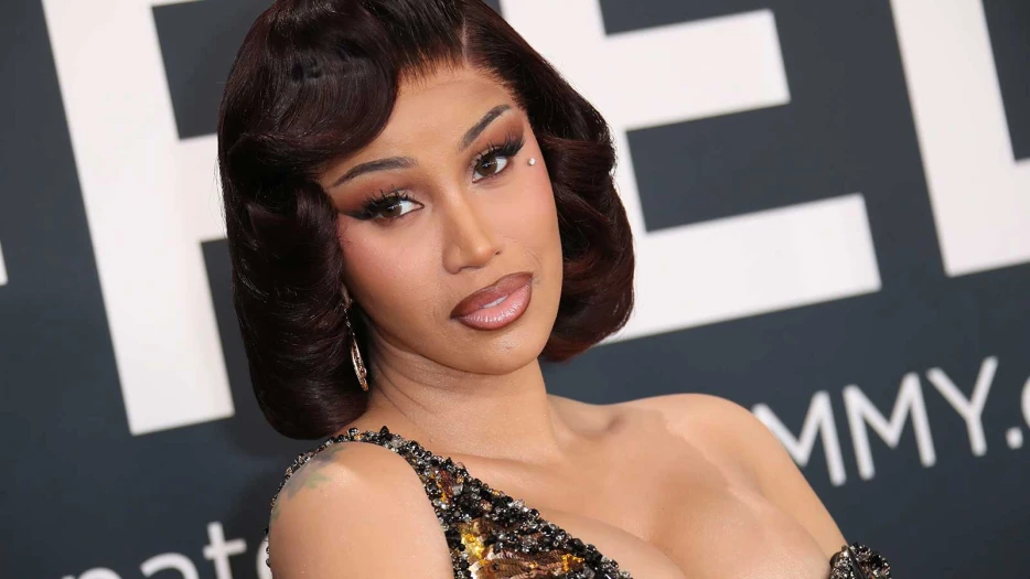 Patriots’ WAGs ‘missed’ Cardi B at playoff game, but she was posting