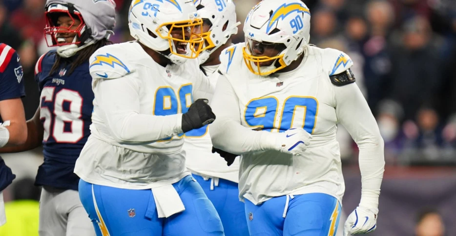 PFF grades from Chargers-Patriots: Bolts put up season-worst passing performance vs. NE