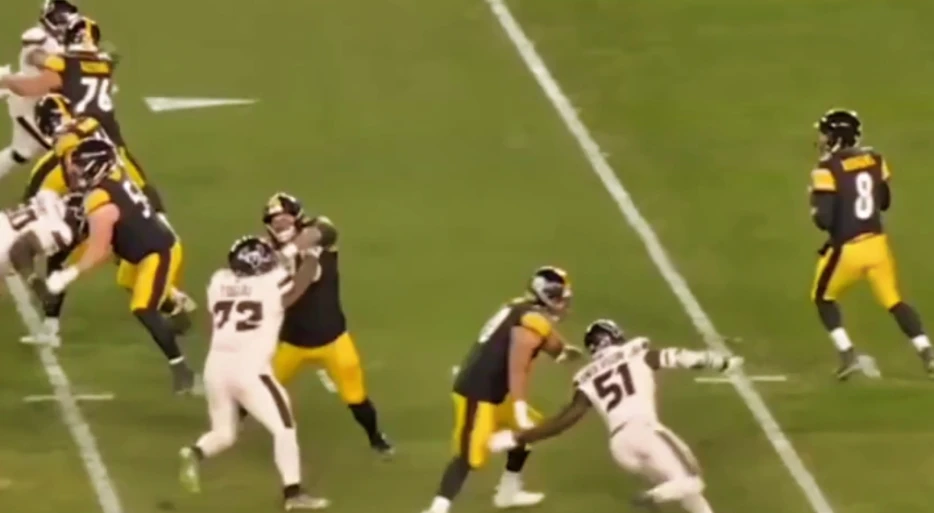 Aaron Rodgers Looked Absolutely Disgusted With DK Metcalf [VIDEO]