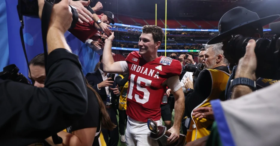 Are Las Vegas Raiders fans convinced Fernando Mendoza should be the No. 1 overall draft pick?