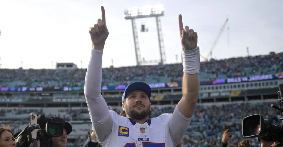 Buffalo Bills QB Josh Allen led 1st 4th-quarter playoff win vs. Jaguars