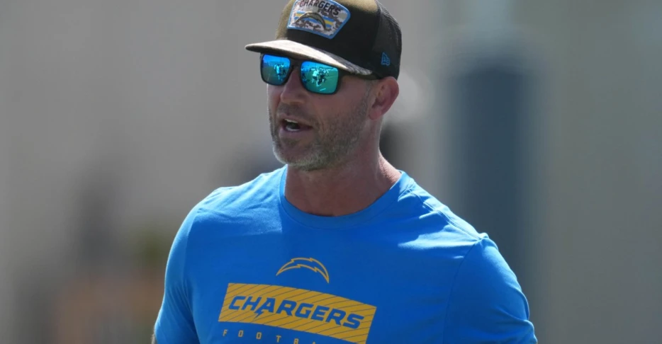 Chargers to retain Asst. OL coach Nick Hardwick