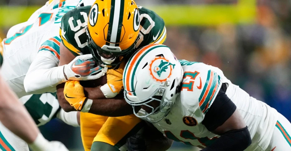 Jon-Eric Sullivan is already bringing the Packers to Miami