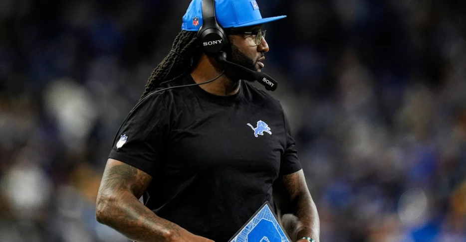 Miami Dolphins request interview with Kelvin Sheppard