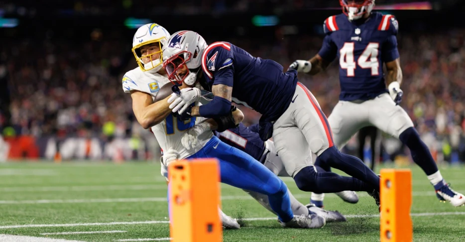 Patriots position grades from playoff win over Chargers