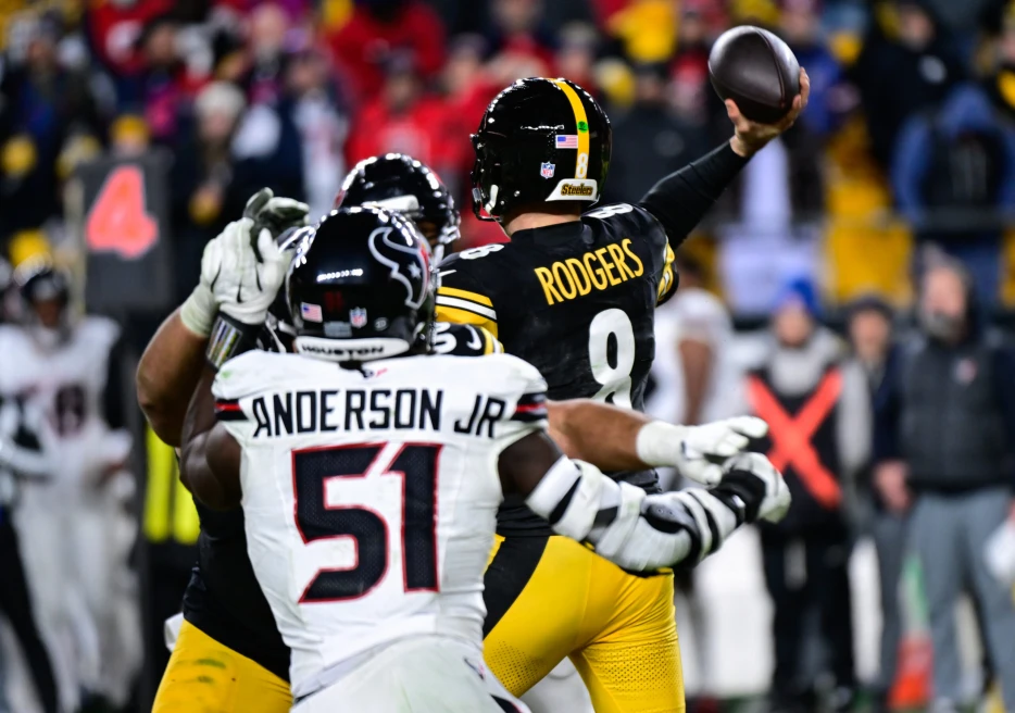 Refs Missed Major Call in Steelers Playoff Loss to Texans