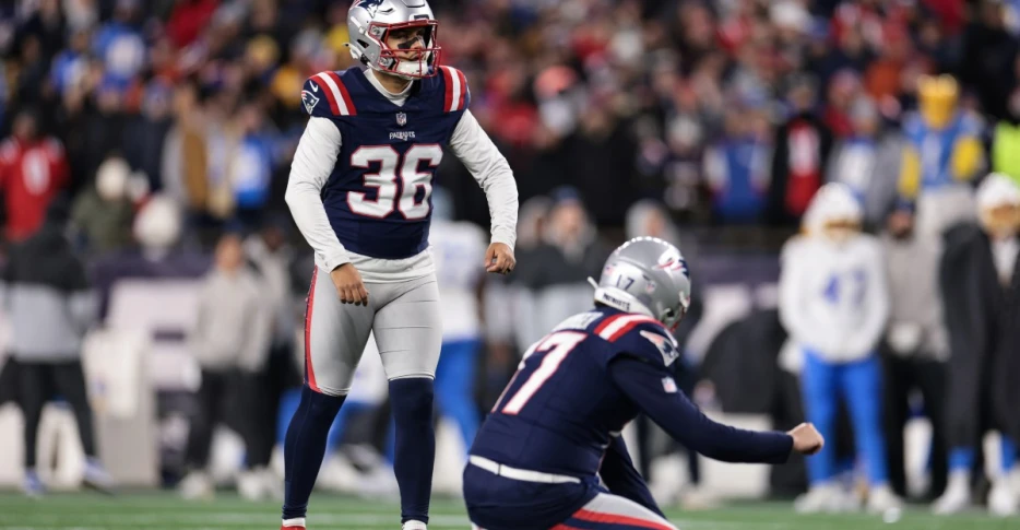 Rookie kicker Andy Borregales delivers for Patriots in playoff debut