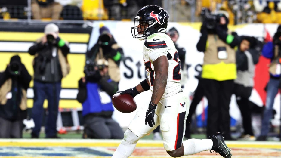 Texans RB Woody Marks credits O-line for rushing success vs. Steelers on MNF
