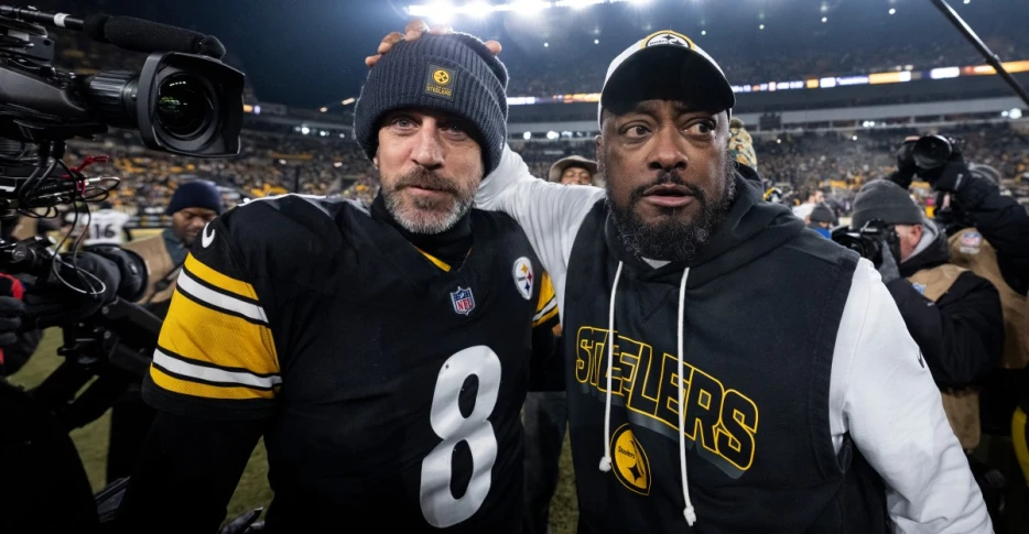 Texans-Steelers playoff discussion: Will it be vintage playoff Aaron Rodgers?