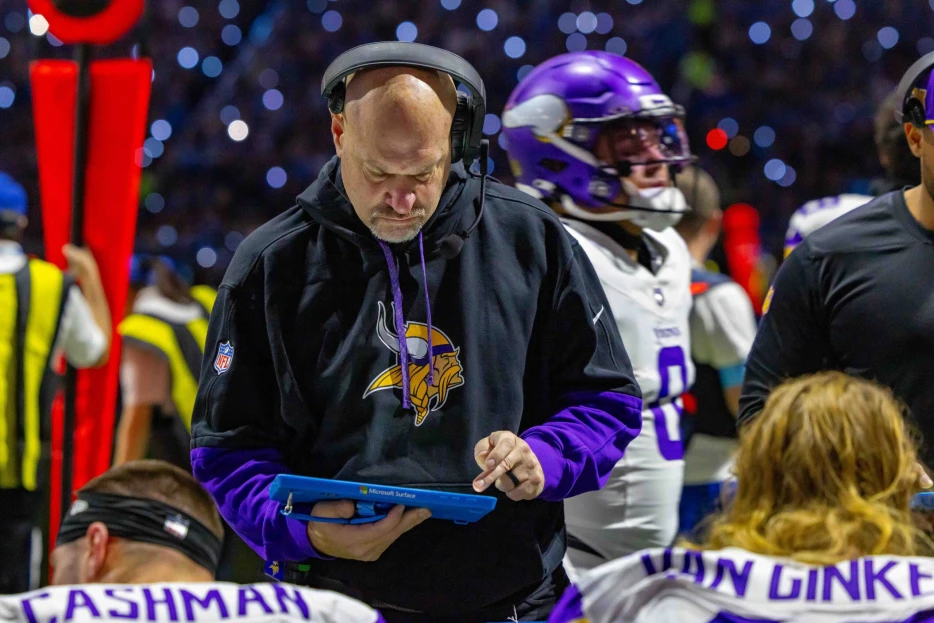 Vikings Assistant Mike Pettine Retiring From Coaching