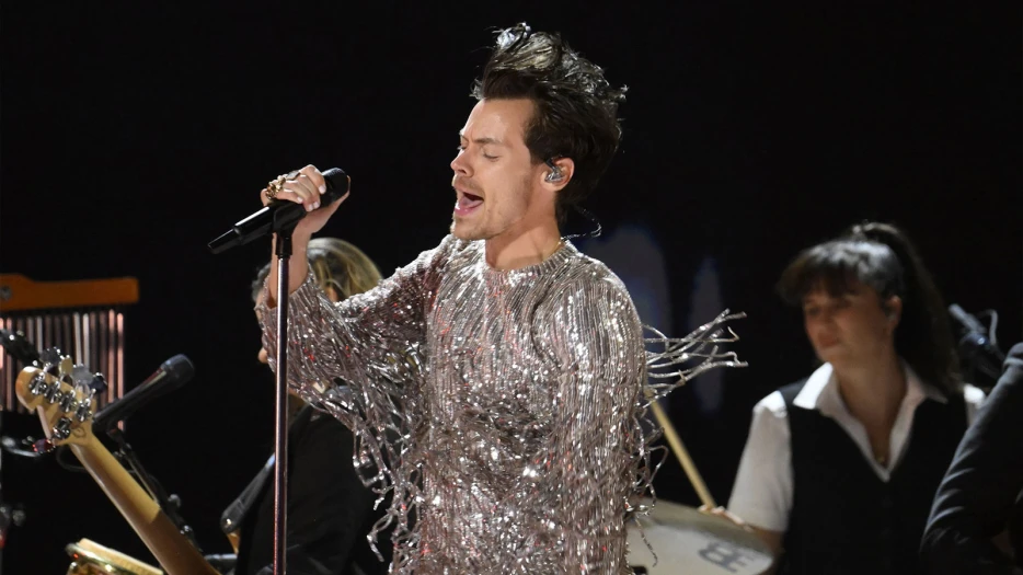 Even the Giants are paying attention to Harry Styles’ cryptic ‘We Belong Together’ tease