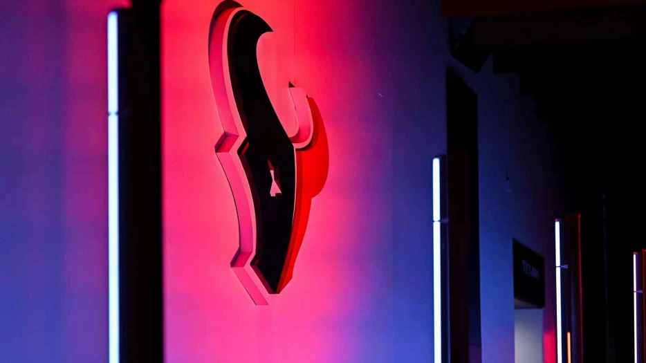 Key defenders join Nico Collins on injury report for Texans-Patriots game