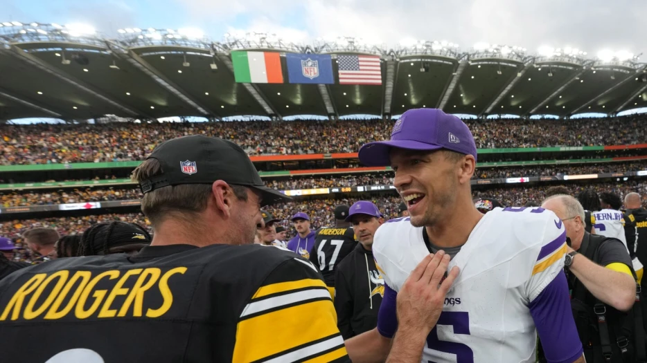 Packers don't elevate Desmond Ridder; Jordan Love or Malik Willis will be No. 2 QB Sunday