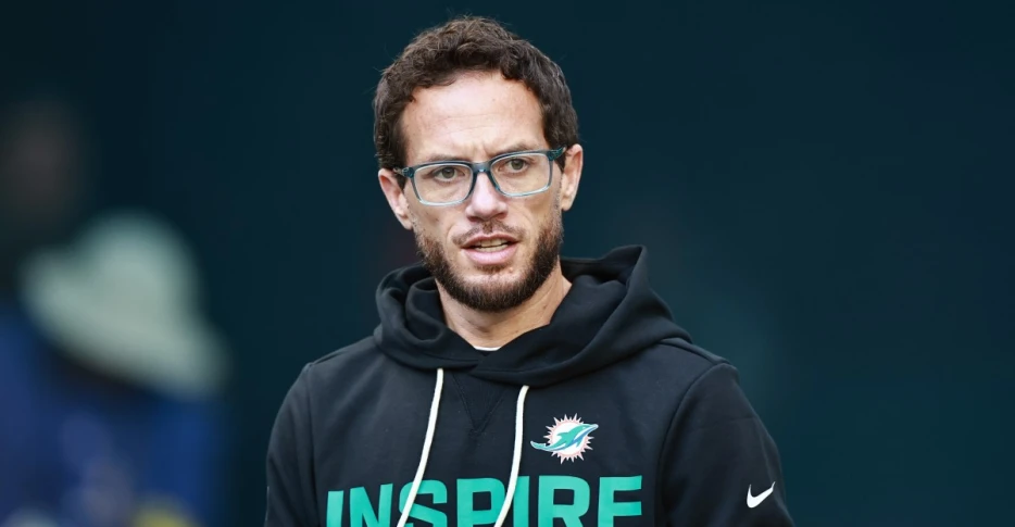 Ravens to interview ex-Dolphins HC Mike McDaniel