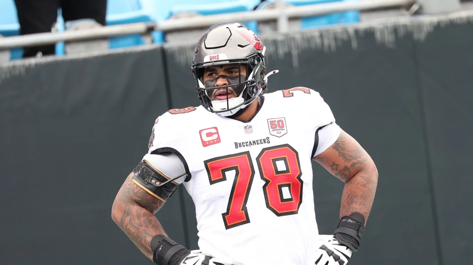 Tristan Wirfs, Calijah Kancey active for Buccaneers-Panthers