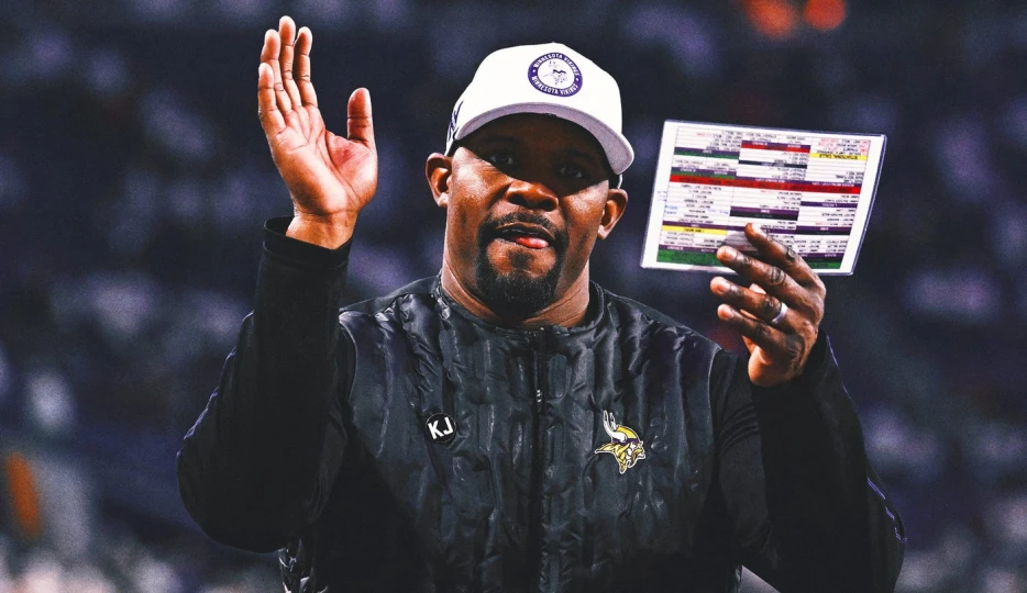 What's Next: Is Brian Flores the Clear Choice to Replace Mike Tomlin as Steelers HC?