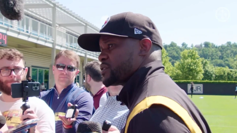 ‘Charisma Like Mike Tomlin:’ Chris Hoke Thinks Brian Flores Would Be Great ‘Fit’ In Pittsburgh