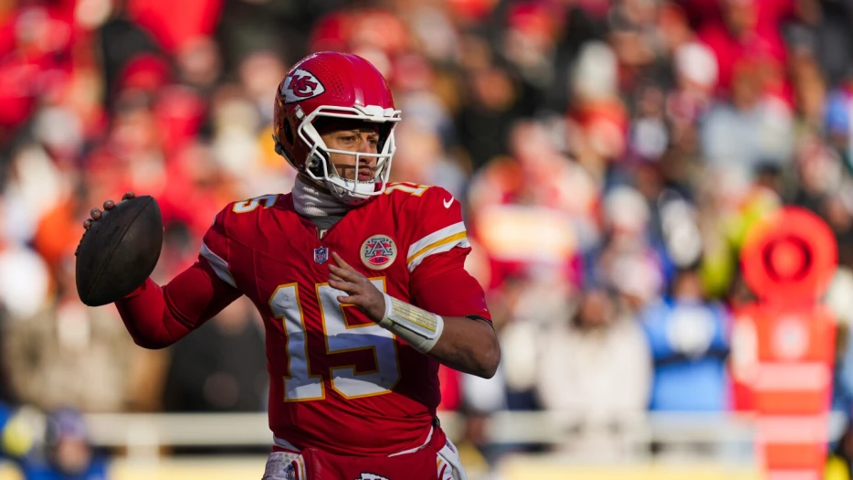 Patrick Mahomes undergoes ACL surgery, will "immediately" begin rehab process