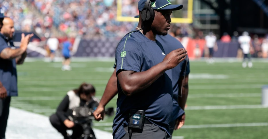 Washington Commanders interview Seahawks’ Karl Scott for defensive coordinator