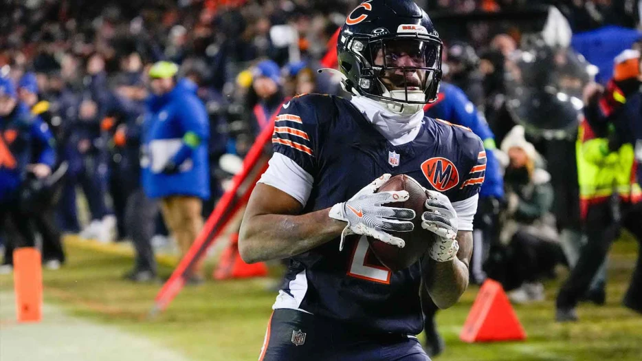 Bears’ DJ Moore, Rome Odunze both limited at practice before Rams game