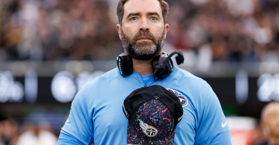 Chargers complete OC interview with former Titans head coach