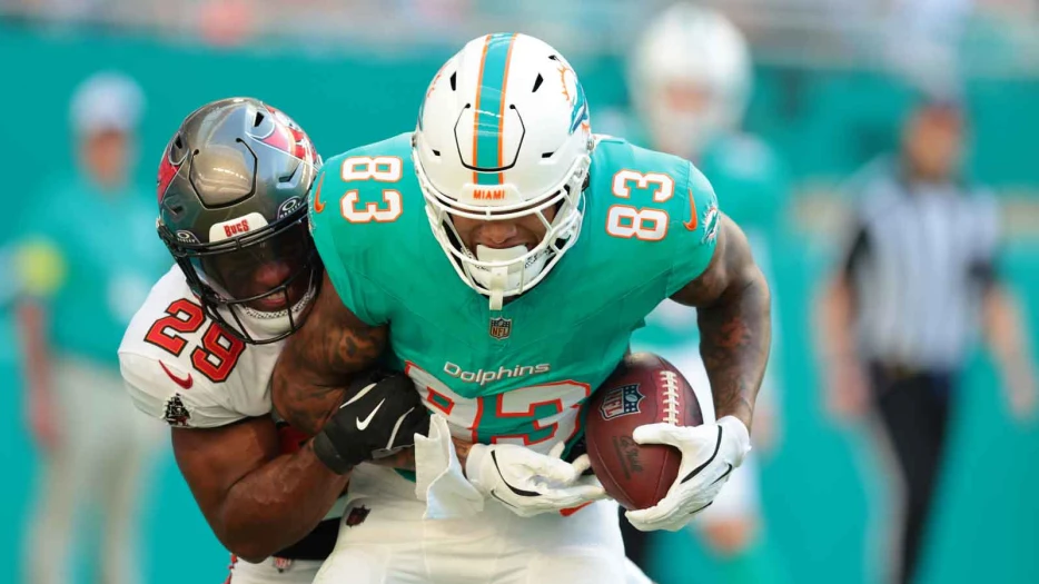 Dolphins TE Darren Waller tells crazy Mike McDaniel firing story