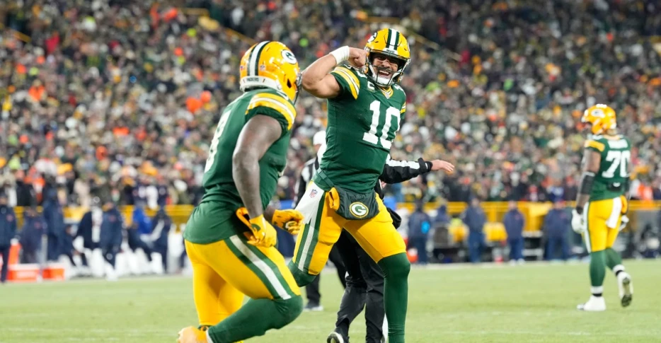 Jordan Love, Josh Jacobs among big climbers on Packers statistical leaderboards