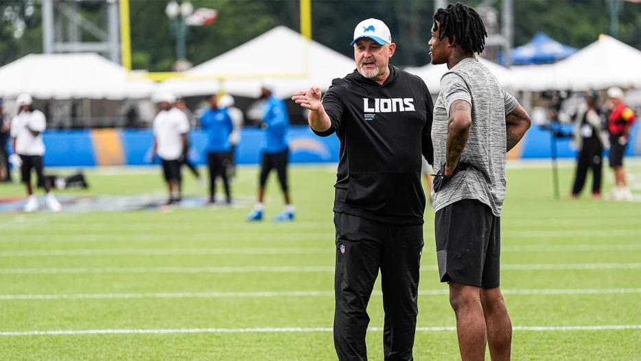 Broncos add former Lions OC as postseason consultant