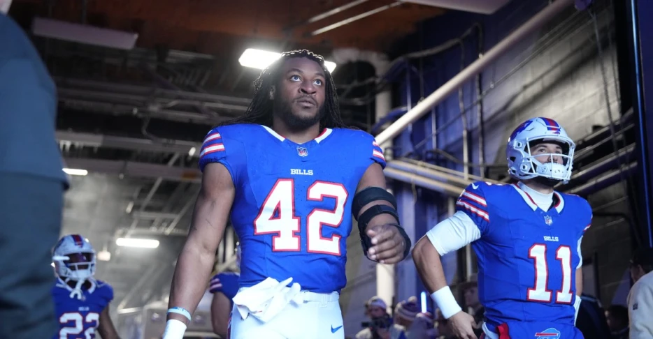 Dorian Williams injury: Buffalo Bills linebacker suffers injury on opening kickoff against Denver Broncos