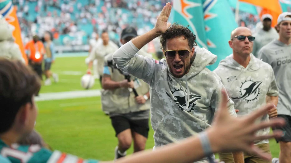 Raiders set to discuss head coaching job with Mike McDaniel