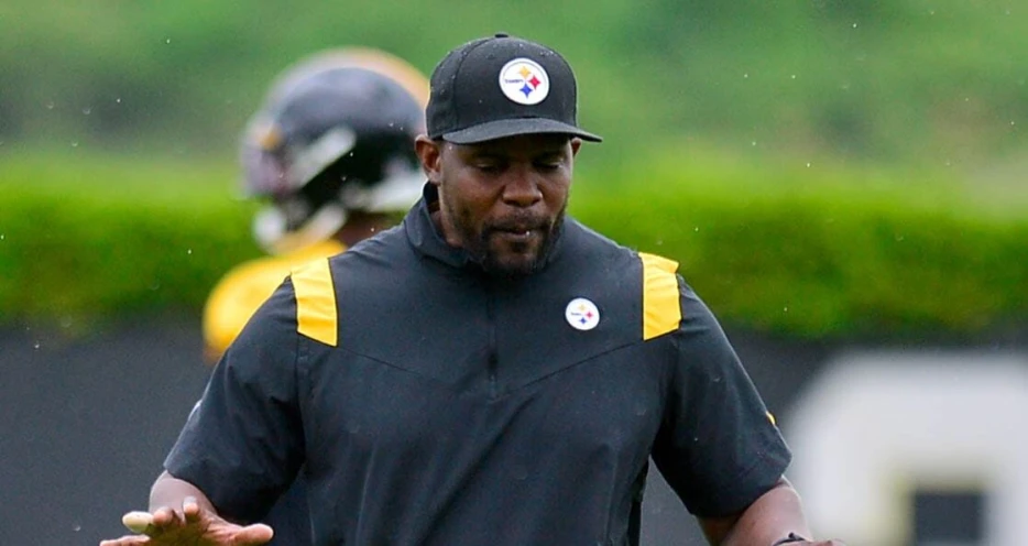Steelers Schedule In-Person Interview with Brian Flores