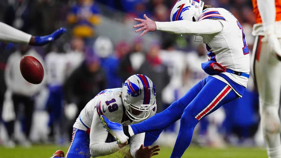 Bills’ Matt Prater nails 50-yard FG vs. Broncos to force OT