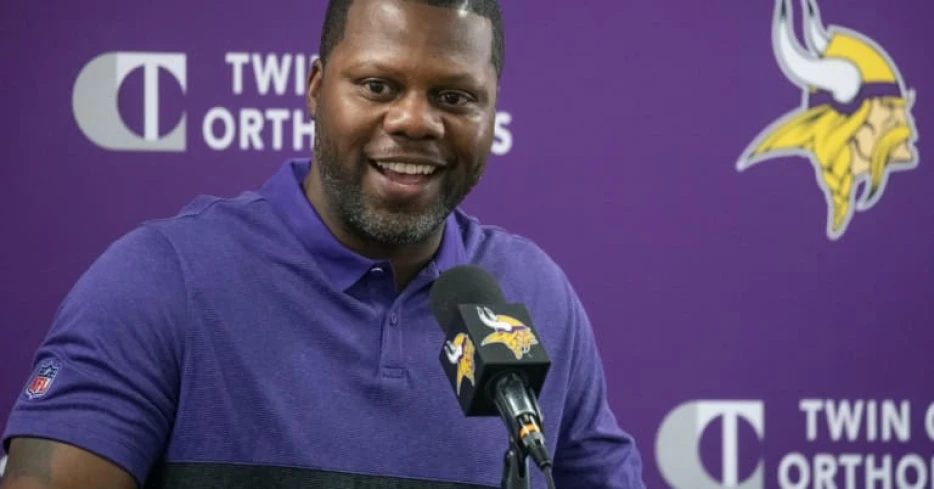 Cowboys May Pass on a Bronco for Daronte Jones as Defensive Coordinator