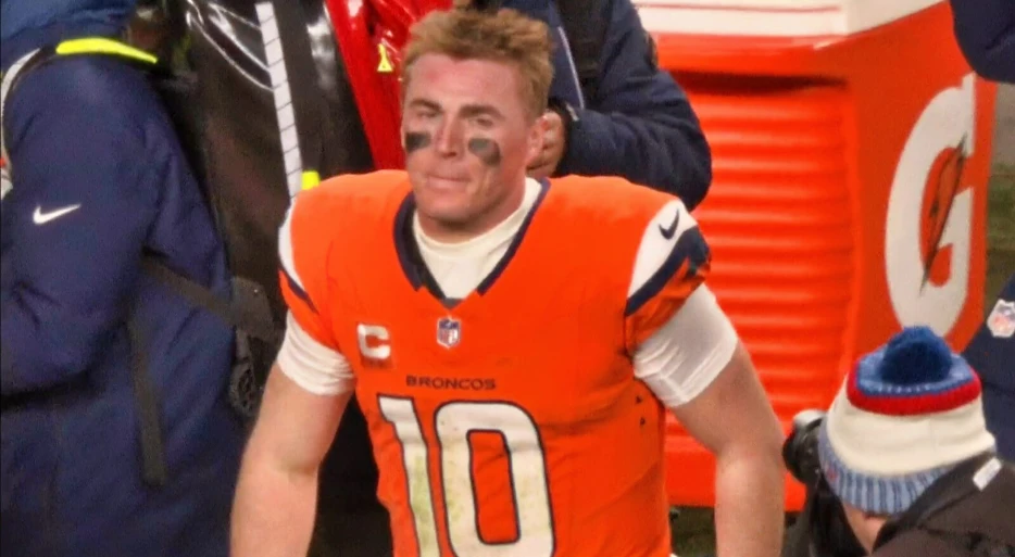 Here’s The Exact Moment Bo Nix Knew His Season Was Over [VIDEO]