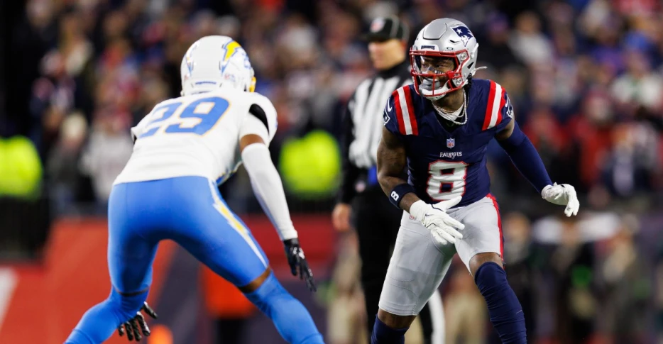 Sunday Patriots Notes: Stefon Diggs’ presence dictating defensive coverage