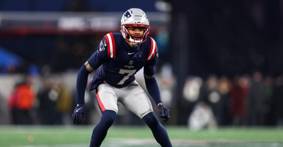 Carlton Davis injury update: Patriots CB suffers head injury vs. Texans